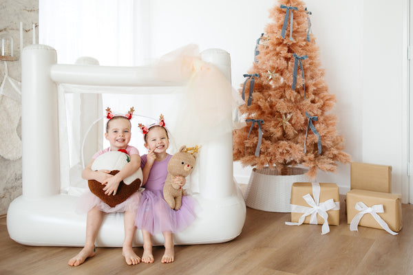 Bounce Millie Christmas moring photoshoot with @claire_alyse_